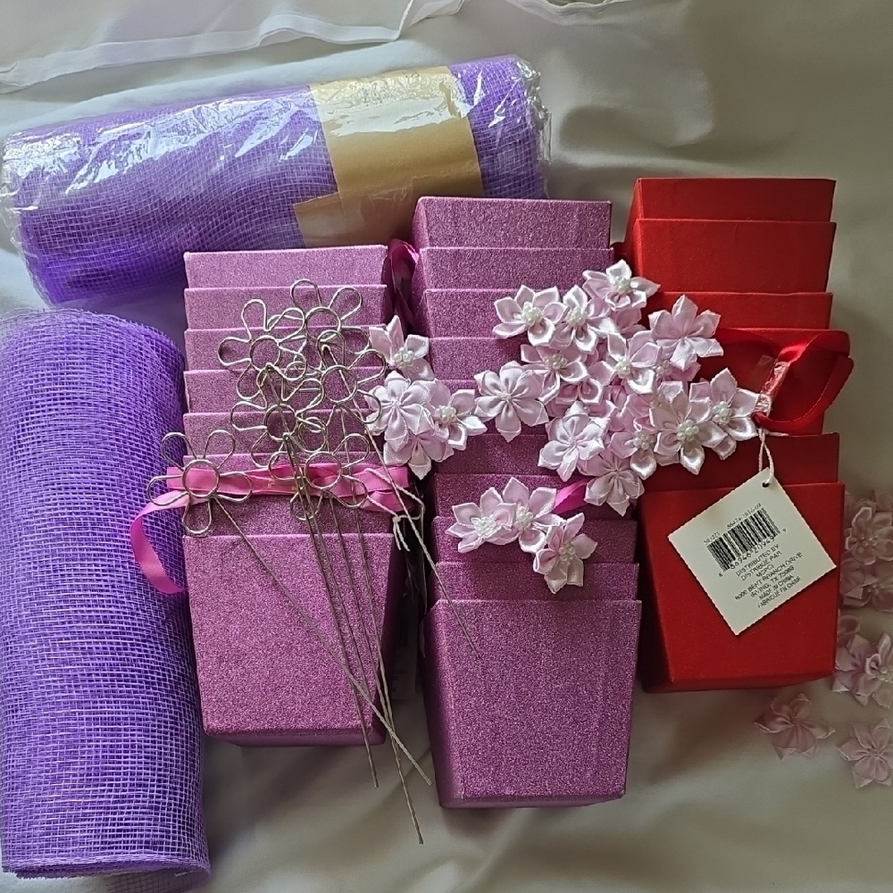 Purple, Pink And Red Party Favor Boxes